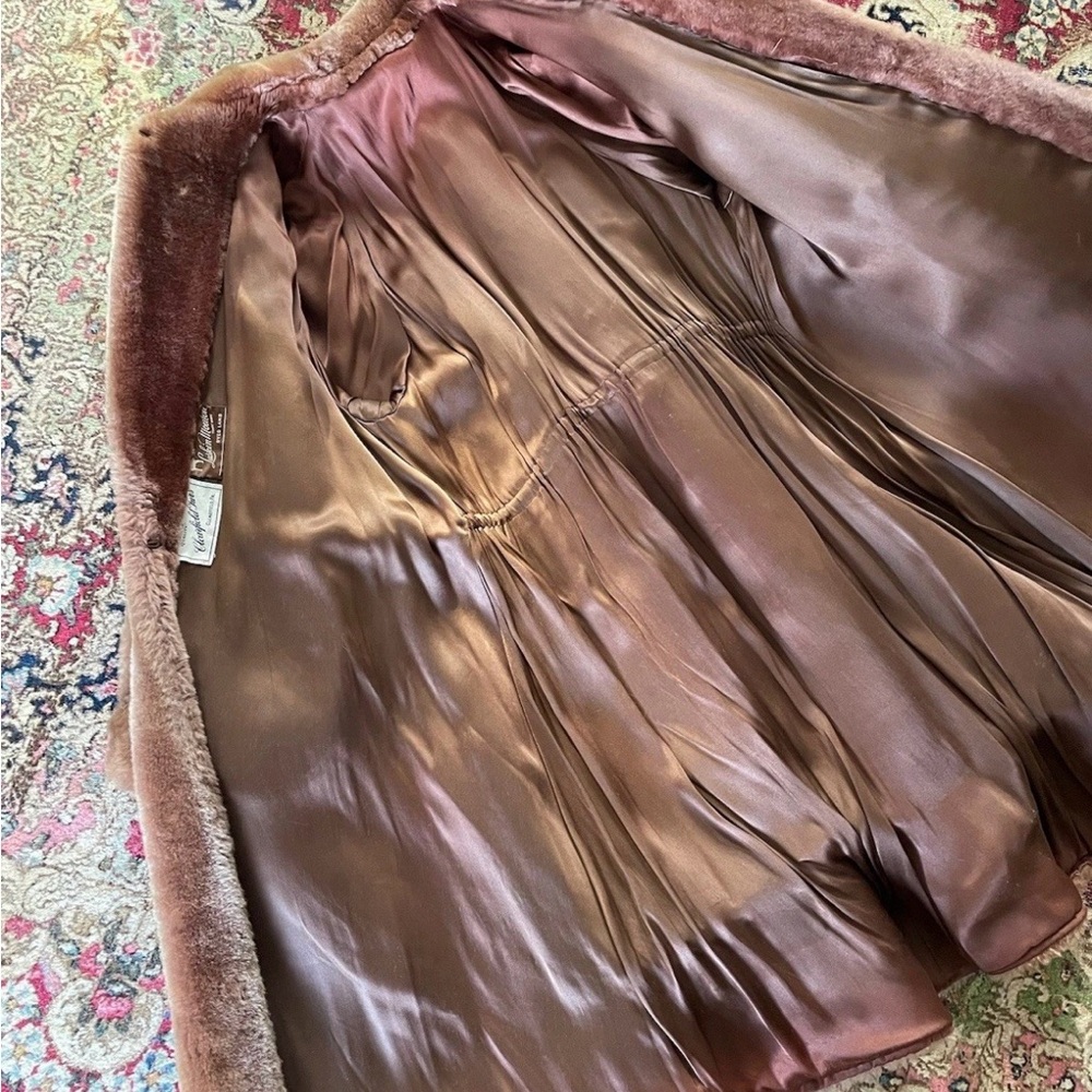 Luxurious Brown Faux Fur Coat - Picture 3 of 3